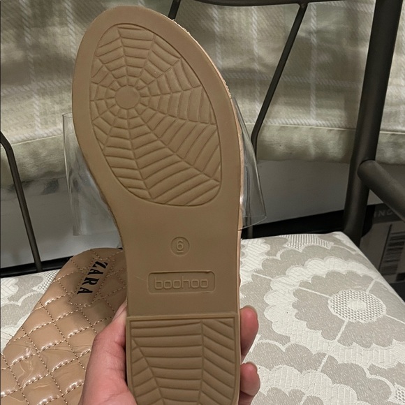 Zara Women's Beige Quilted Slide Sandals - Picture 2 of 2